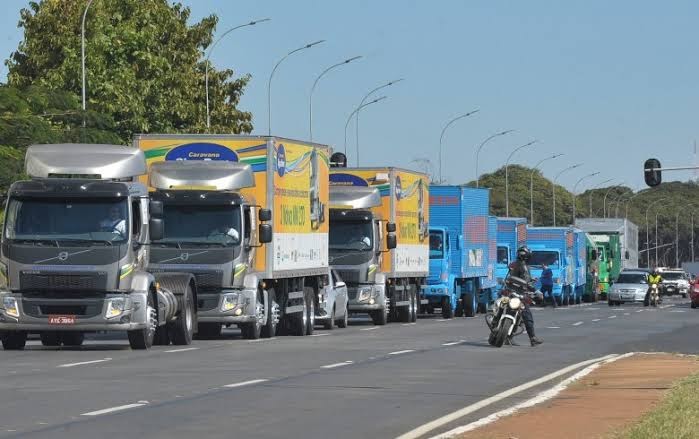 34,1% das empresas do TRC da Baixada Santista já adotam redução de jornada e salário, por conta da Covid-19