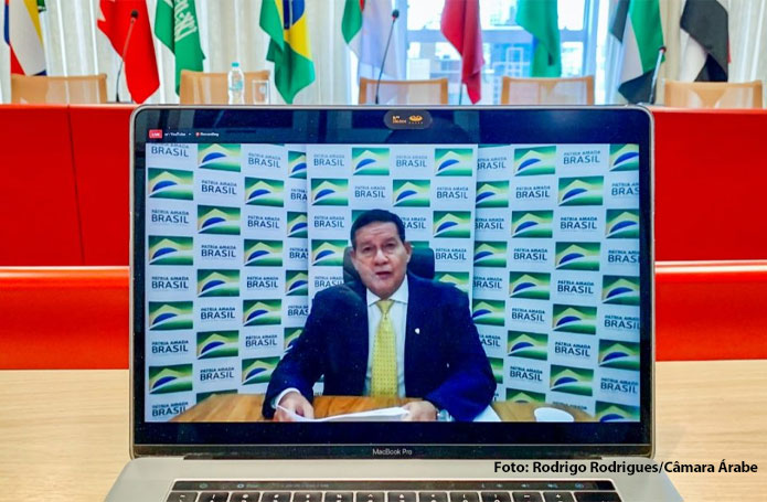 Mourão sugere criação de linha marítima direta e acordos para dinamizar relações com países árabes