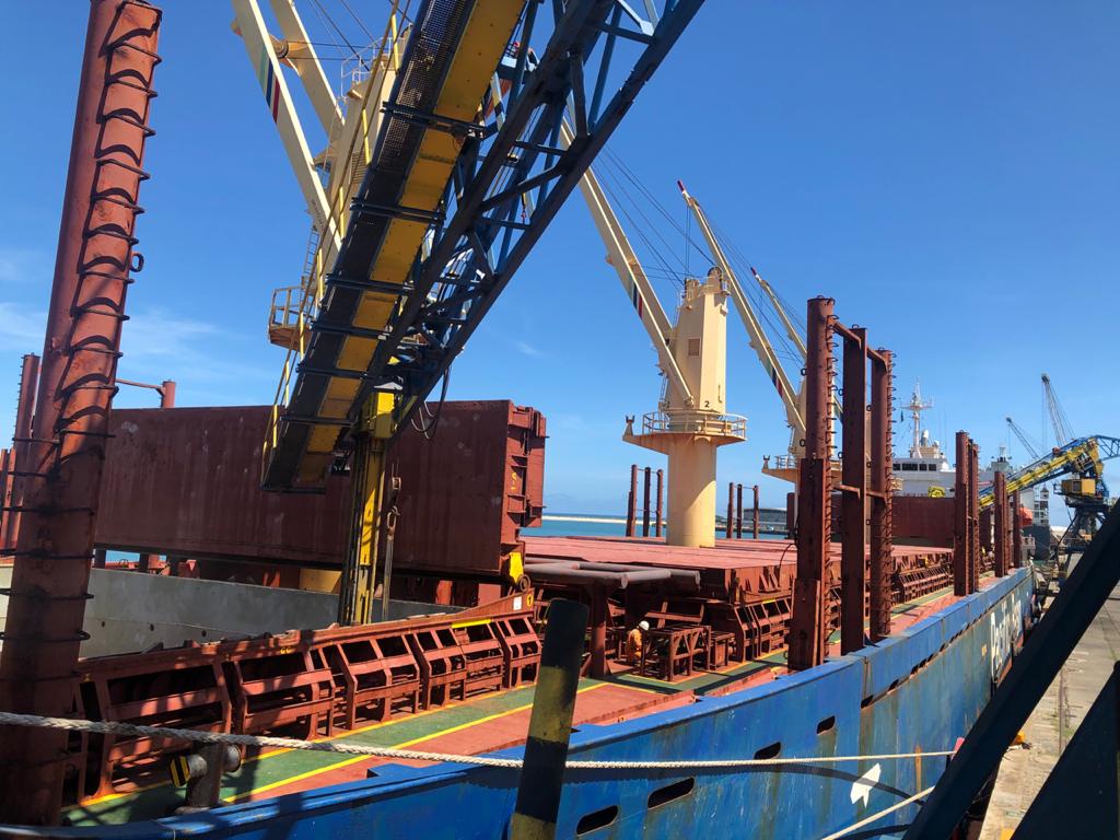 Movimento no Porto de Fortaleza cresce, apesar da crise