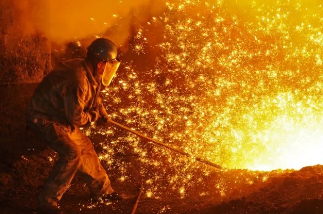 Importação de minério de ferro pela China sobe 11% em abril com demanda firme