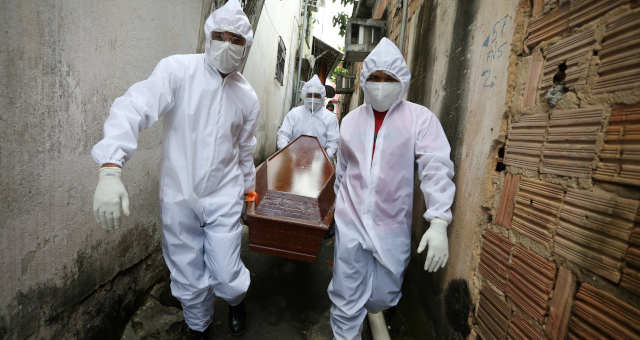 Brasil registra mais de mil mortes em 24 horas por coronavírus pela 1ª vez