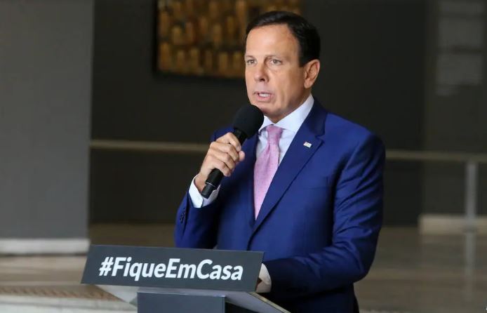 Doria torna obrigatório uso de máscara em todo o Estado