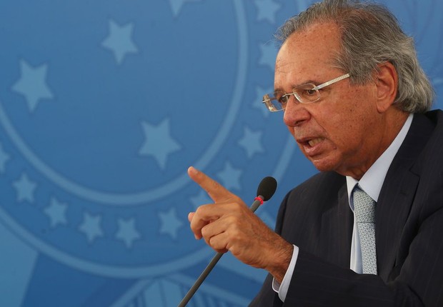 Proposta de frentes de trabalho de Guedes é inspirada em asiáticos 