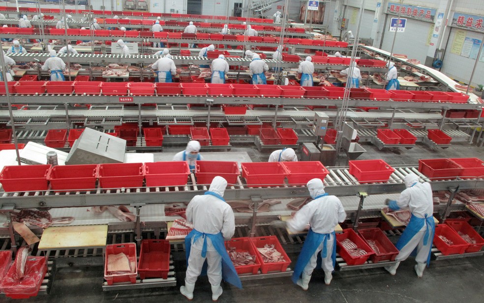 China suspende importação de carne bovina de 4 fábricas da Austrália