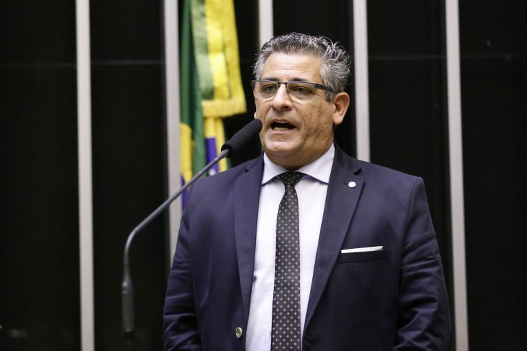Proposta prevê rescisão unilateral do contrato de trabalho durante pandemia