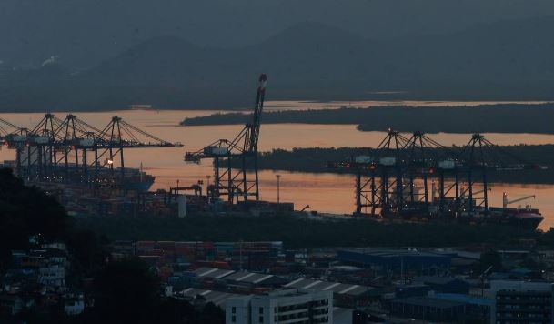 MP do Trabalho investiga risco de demissões no Porto de Santos, o que Governo nega