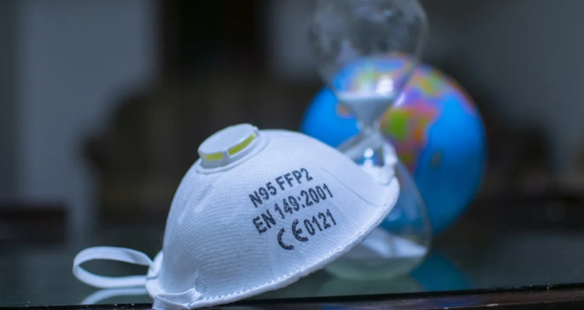 O caos na saúde mundial: nem os EUA conseguem fazer máscaras N95 em escala