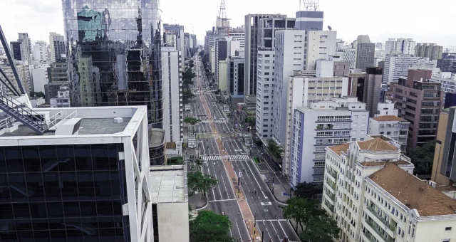 Com isolamento, SP evitou número maior de óbitos, diz coordenador do Centro de Contingência