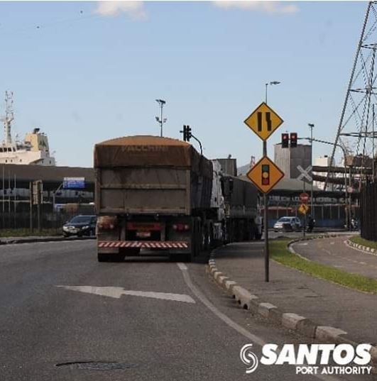A safra de grãos brasileira chega com força ao Porto de Santos
