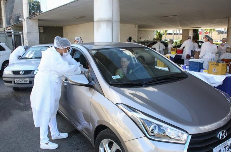 Santos terá dois drive thru de vacinação