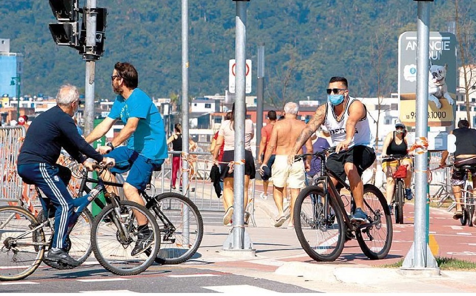Passeio na orla vira crítica em live de Paulo Alexandre