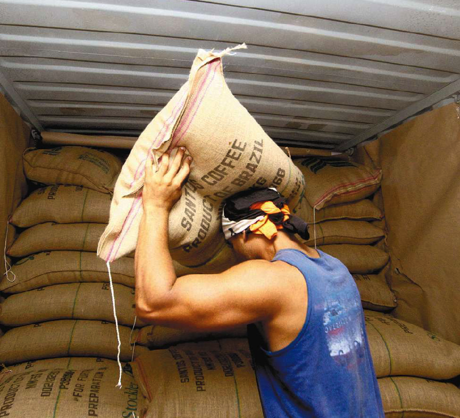 Porto amplia participação em embarques de café