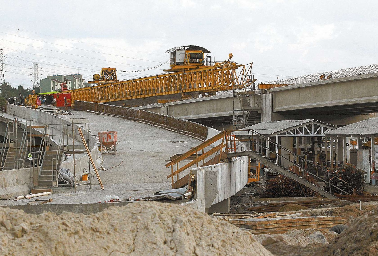 Viaduto fica pronto em agosto