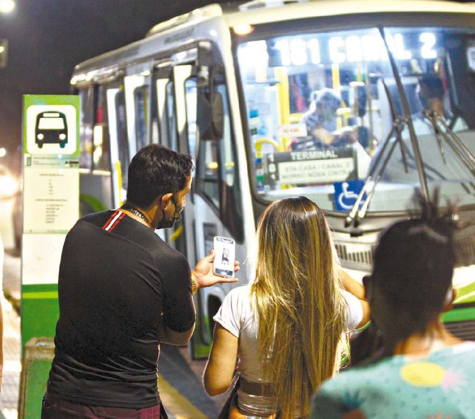 Defensoria pede 100% de frota de ônibus na rua
