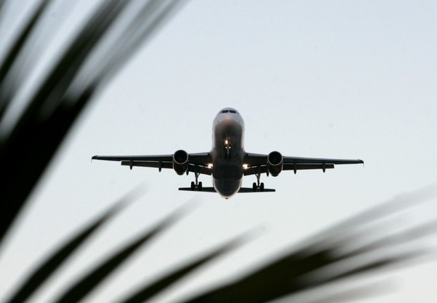 Covid-19 cancela mais de mil voos nos aeroportos de Pequim