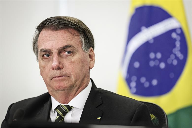 Sancionada lei que veta corte de água e luz às sextas, fins de semana e feriados
