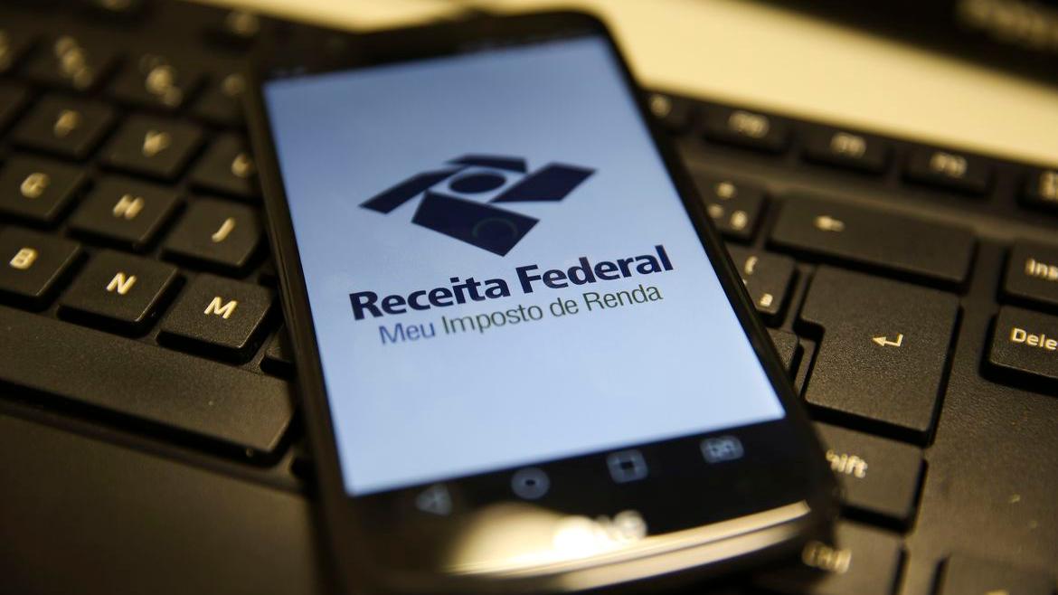 Governo publica MP que amplia isenção do IR para quem ganha até 2 salários mínimos