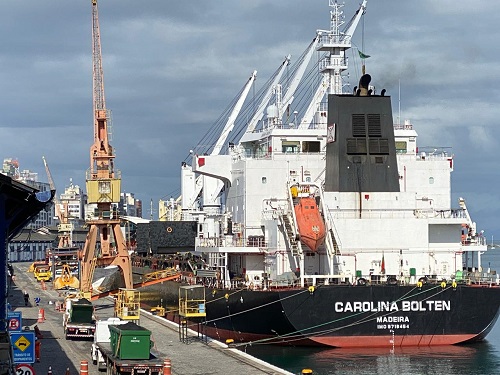 Navios movimentam cerca de 50 mil toneladas de produtos no Porto de Salvador