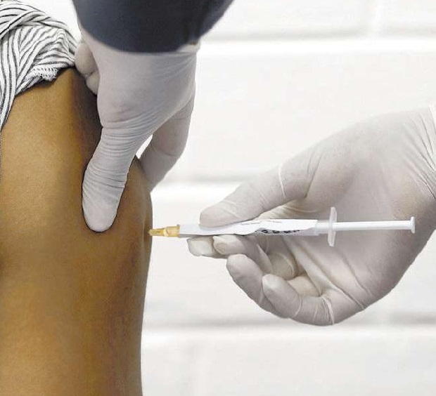 Vacinação só deve ocorrer no próximo ano, alerta OMS