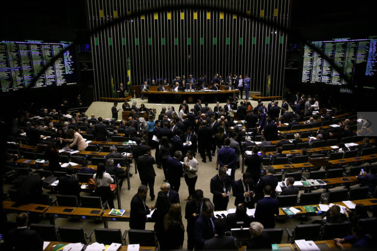 Gasto com pandemia já consome dez vezes espaço aberto no teto em 2020