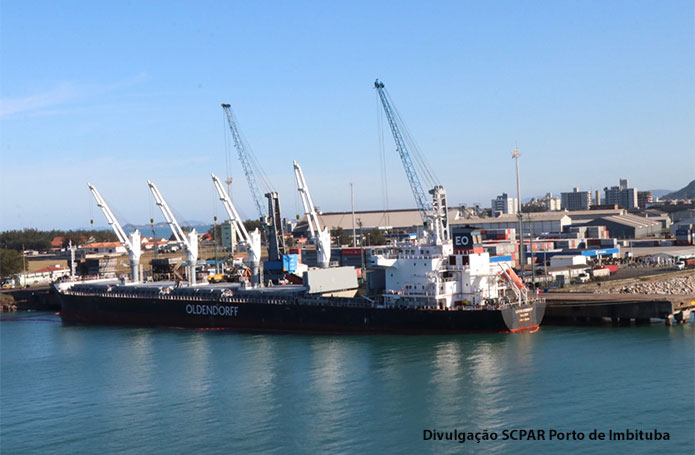 Porto de Imbituba bate recorde histórico de movimentação mensal