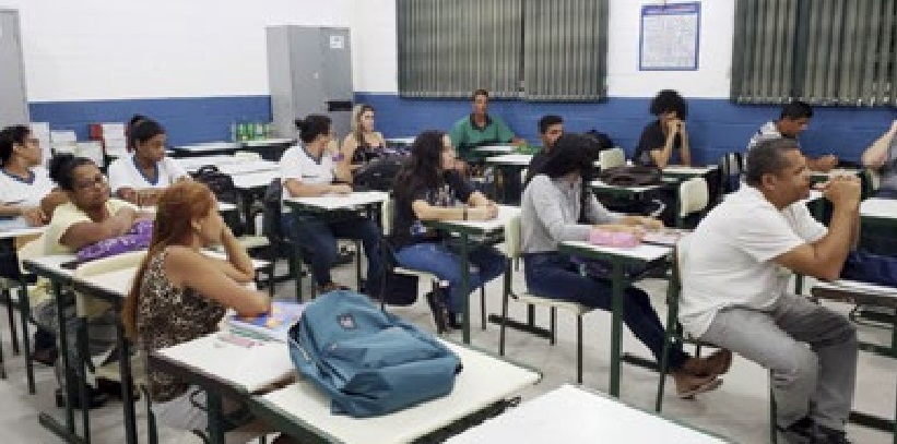 Rematrículas para EJA de Guarujá terminam hoje