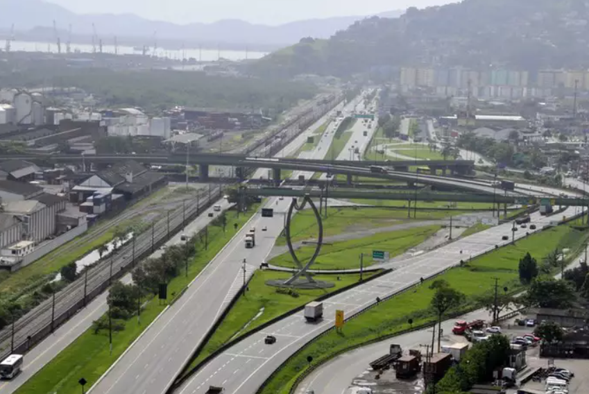 'Governo Federal não fez absolutamente nada', diz prefeito sobre obra na entrada de Santos