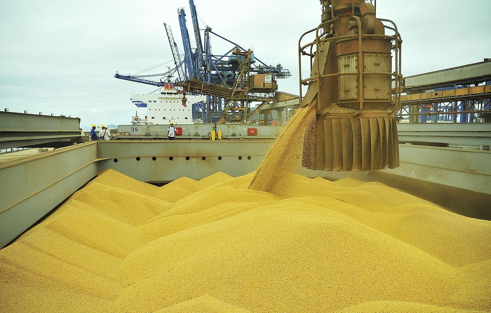 Com exportações aquecidas, Brasil registra maior importação de soja desde 2016