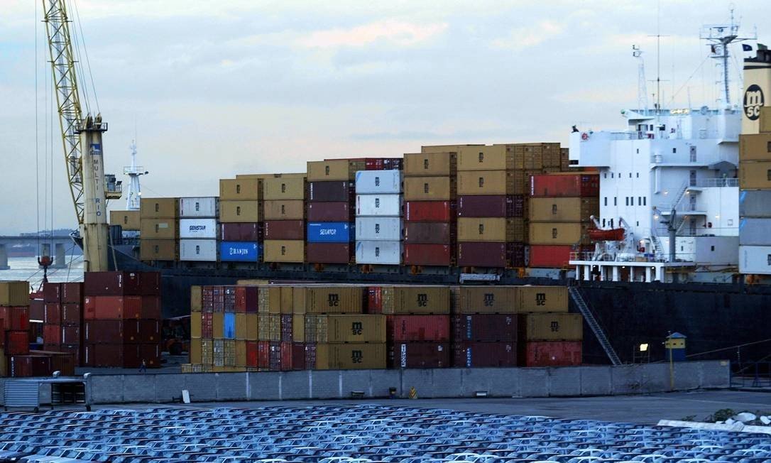 Governo prevê que exportações brasileiras vão superar importações em US$ 55,4 bilhões em 2020