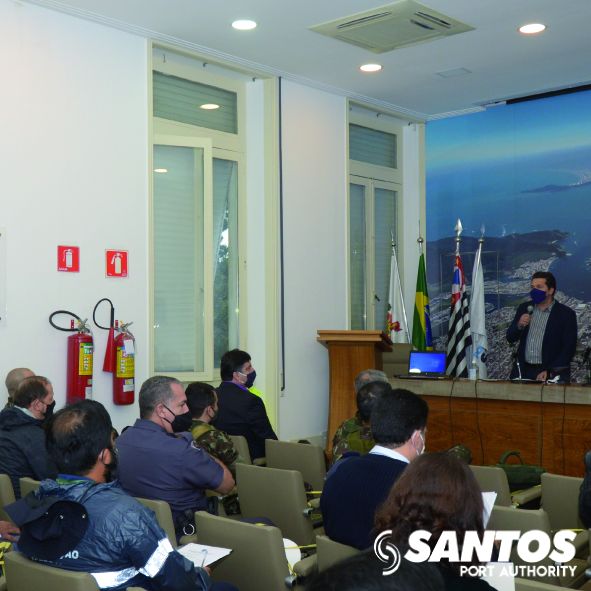 SPA promove reunião com órgãos para debater fiscalização de cargas perigosas no Porto de Santos, SP