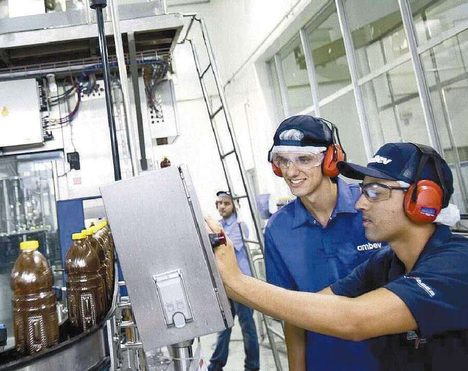 Estágios e trainees pagam até R$ 7 mil