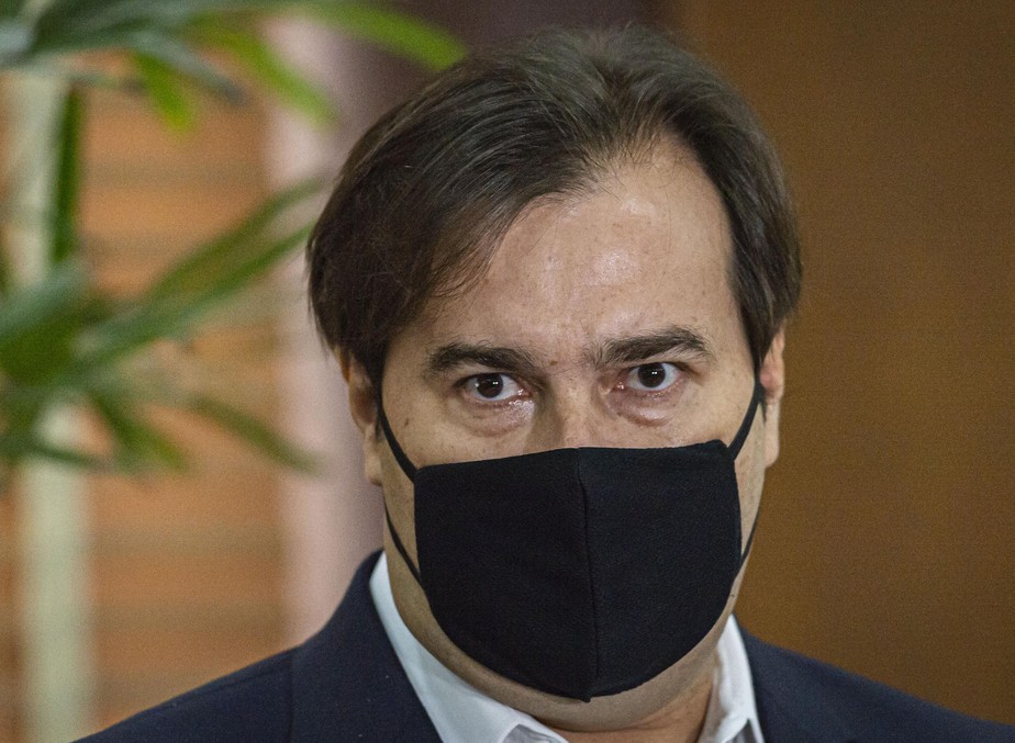 Maia diz que paternidade do auxílio emergencial não é importante e cobra proposta para renda mínima