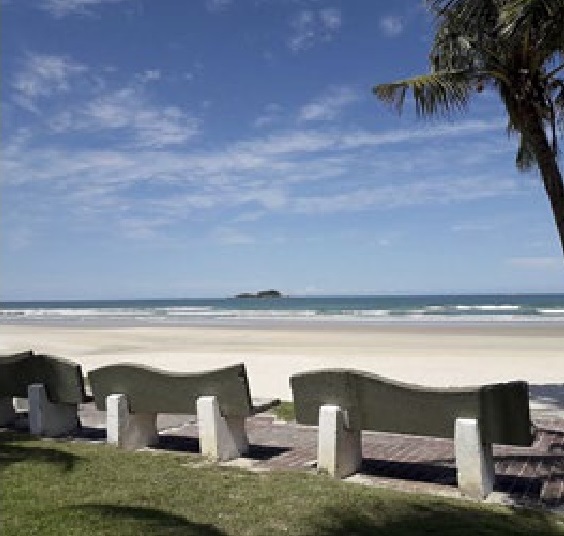 Guarujá vai ganhar duchas, lava-pés e banheiros públicos em sete praias