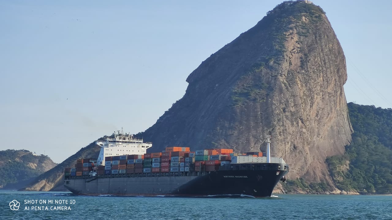Porto do Rio de Janeiro prossegue com manobras experimentais noturnas no Canal de Cotunduba
