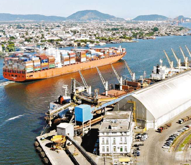 Porto reedita regras de atracação