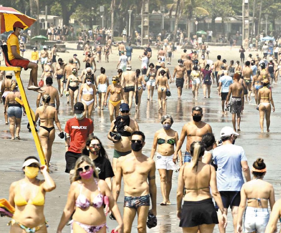 Praias repetem lotação em sábado de sol na região