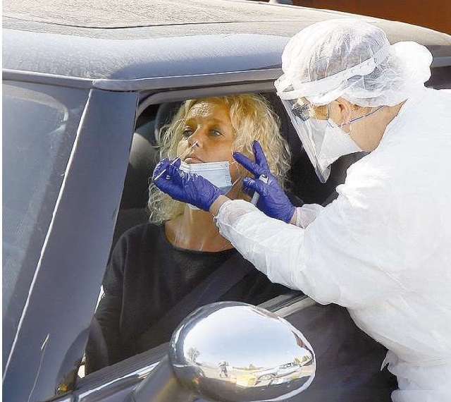 Infecções de covid-19 voltam a bater recordes na Europa