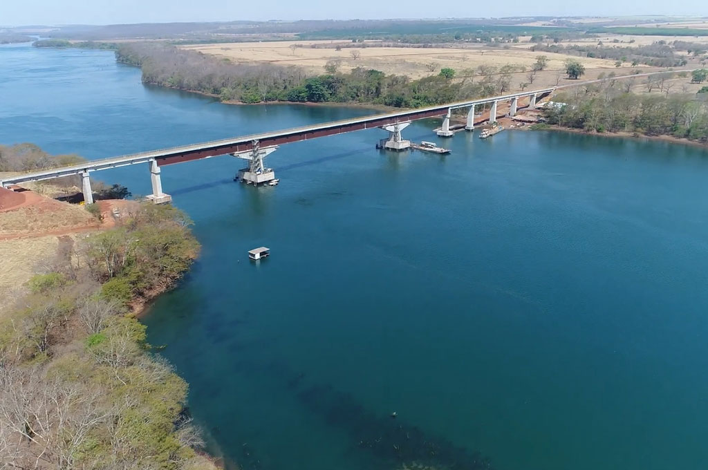 Rumo finaliza as obras da ponte ferroviária do Rio Grande