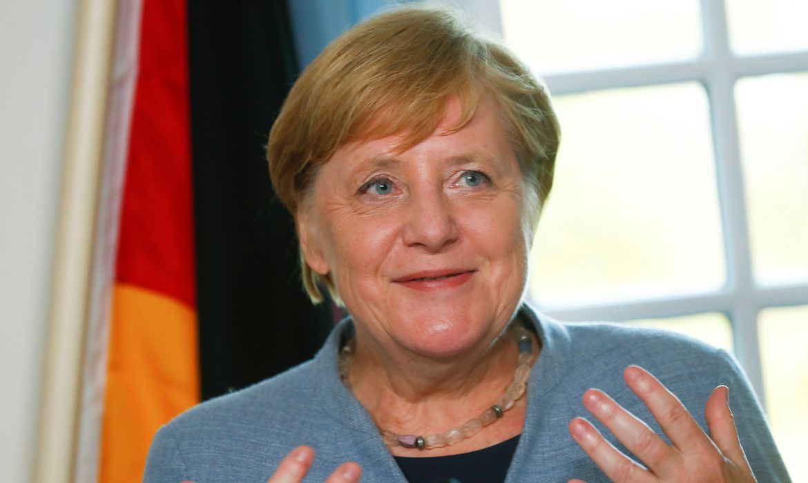 Merkel: Alemanha pode chegar a 19.200 casos de coronavírus por dia