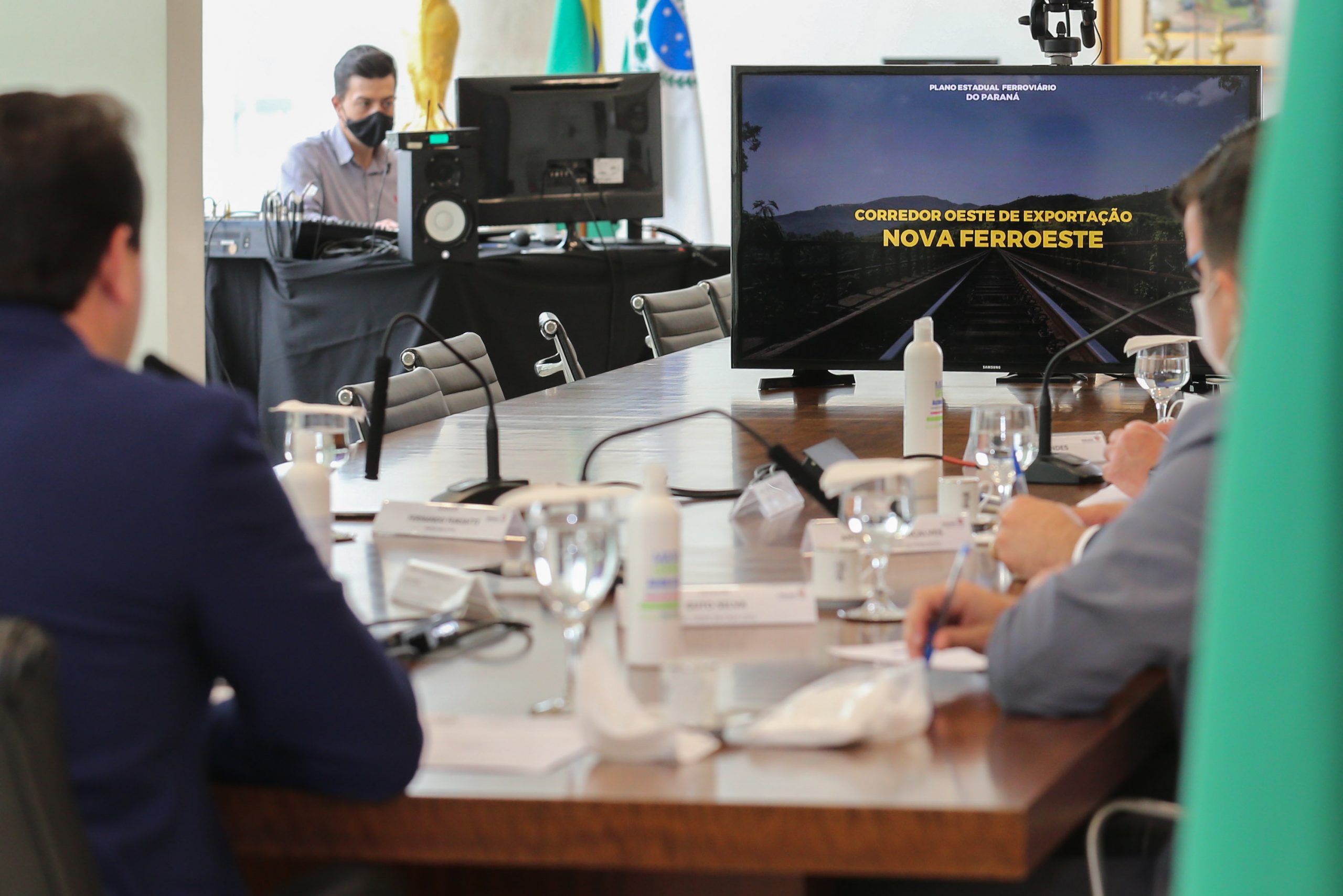 Governo do Paraná apresenta projeto de Corredor Oeste de Exportação à bancada federal