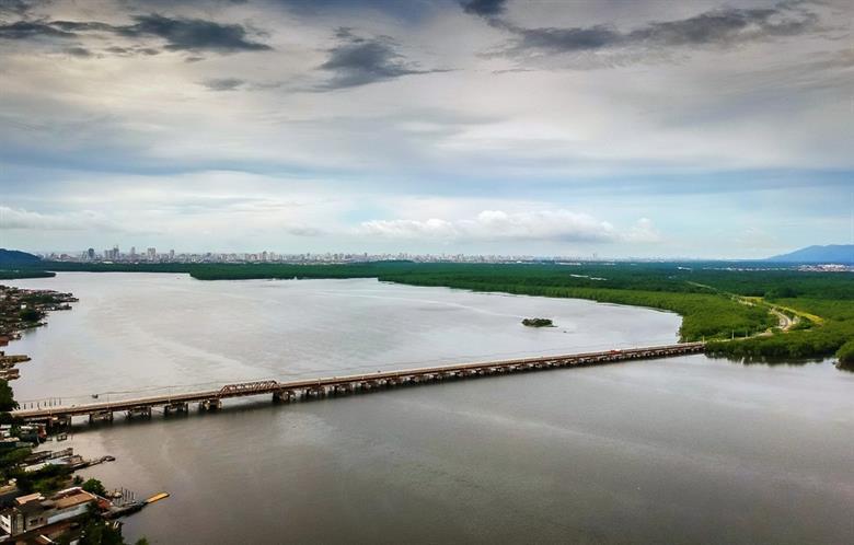 Ainda não há prazo para liberação de caminhões na Ponte dos Barreiros