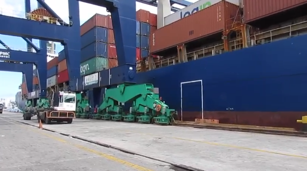 Navio LOG IN JATOBA atraca no Porto de Salvador em rota de cabotagem