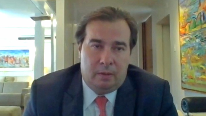 Rodrigo Maia se compromete a estudar pedido de ampliação de prazo do Reporto