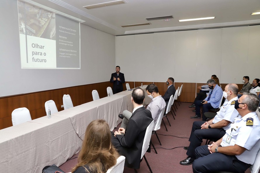 Evento debate segurança portuária em Paranaguá