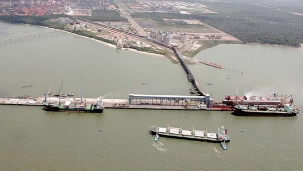Redução do calado leva a Maersk a instituir taxa temporária para o Porto de Manaus