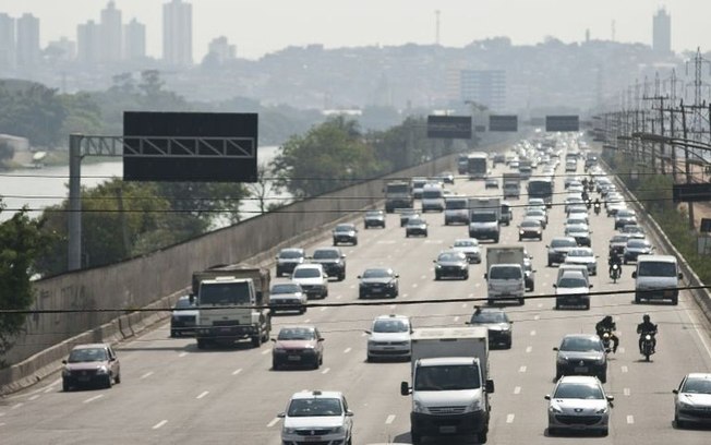 Governo renova proibição de entrada de estrangeiros por portos e estradas
