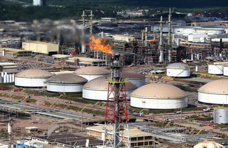 Petrobrás produz mais combustíveis e começa a sair da crise causada pela pandemia
