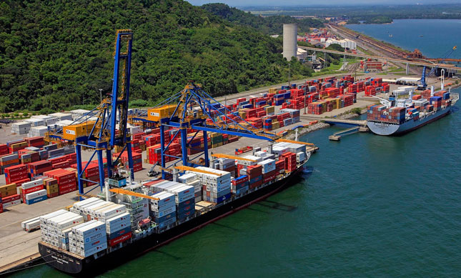 Porto de Itaguaí é o porto público que mais movimenta minério de ferro no Brasil