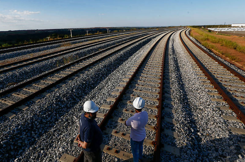 Ferrovias buscam solução que melhore a comunicação no porto de Santos