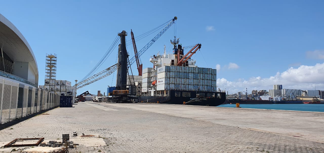Primeiro carregamento da safra de frutas 2020-2021 pelo Porto de Fortaleza já seguiu para a Europa